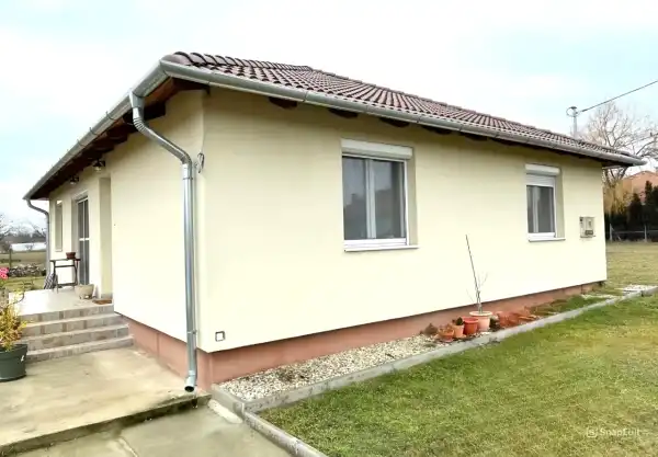 Eladó újszerű családi ház, Dány 5 szoba 96 m² 69.9 M Ft