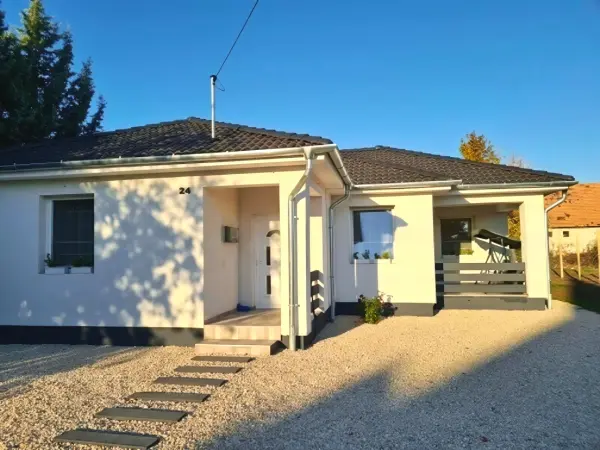 Eladó újszerű családi ház, Ercsi 3 szoba 99 m² 50 M Ft