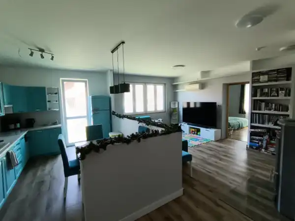 Eladó újszerű családi ház, Göd 7 szoba 294 m² 117.9 M Ft
