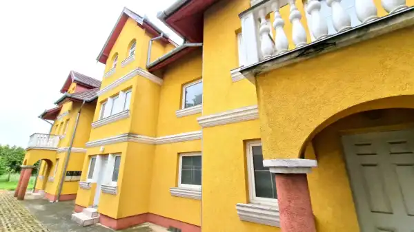 Eladó újszerű családi ház, Hévíz 14 szoba 560 m² 450 M Ft