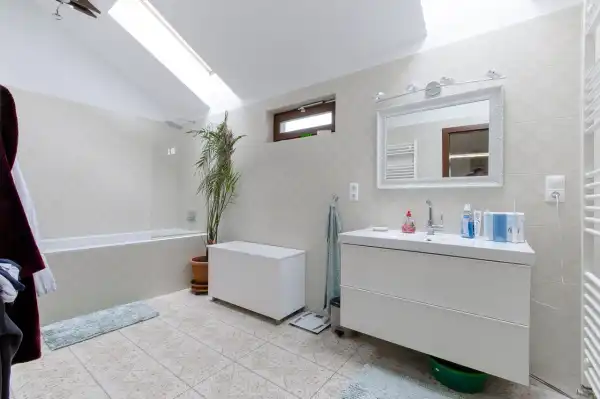 Eladó újszerű családi ház, Kartal 5+1 szoba 435 m² 249.99 M Ft Eladó újszerű családi ház, Kartal 5+1 szoba 435 m² 249.99 M Ft