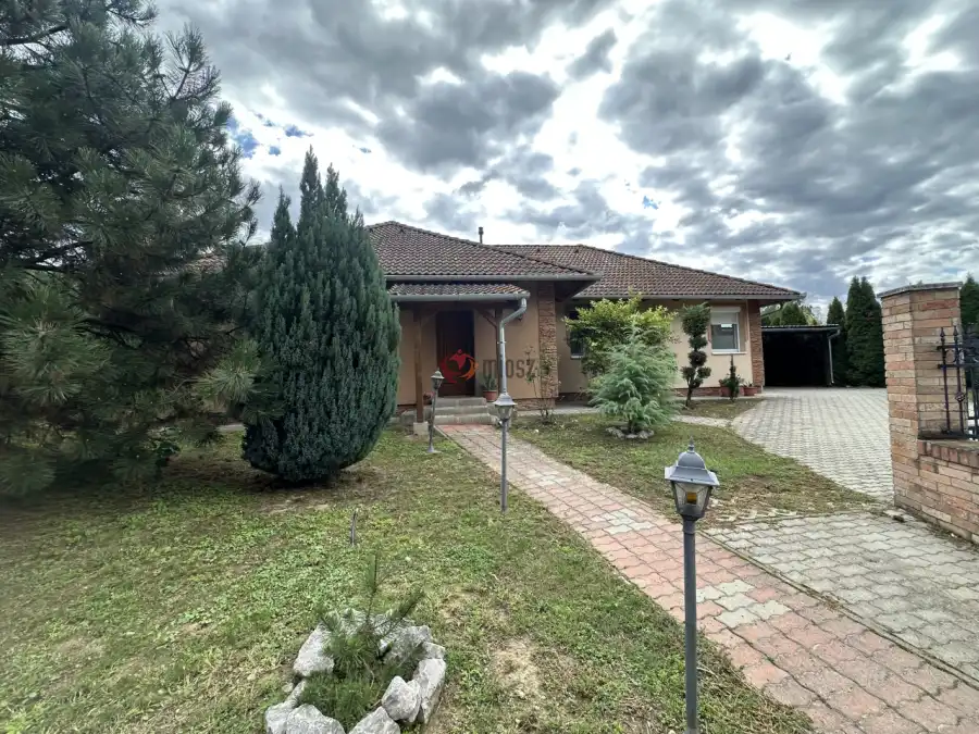 eladó újszerű családi ház, Orci eladó újszerű családi ház, Orci