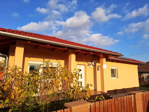 Eladó újszerű családi ház, Ráckeve 5 szoba 104 m² 99.99 M Ft