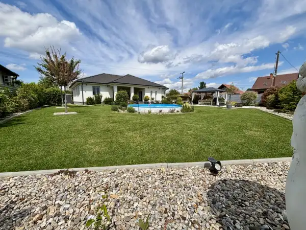 Eladó újszerű családi ház, Sülysáp 3+1 szoba 133 m² 155 M Ft