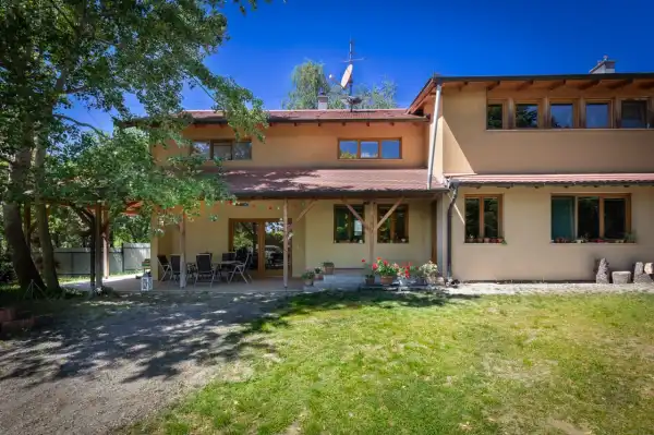 Eladó újszerű családi ház, Tárnok 6 szoba 360 m² 180 M Ft Eladó újszerű családi ház, Tárnok 6 szoba 360 m² 180 M Ft