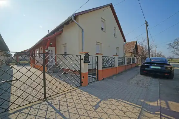 Eladó újszerű családi ház, Zsámbok 5 szoba 132 m² 59.9 M Ft