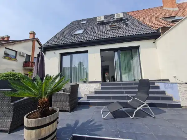 Eladó újszerű ikerház, Budapest, XVII. kerület 1+3 szoba 233 m² 249 M Ft