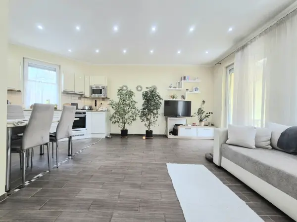 Eladó újszerű ikerház, Budapest, XVIII. kerület 3+1 szoba 88 m² 134.99 M Ft