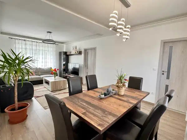 Eladó újszerű ikerház, Budapest, XXII. kerület 6 szoba 192 m² 215 M Ft