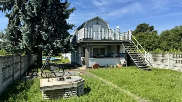 Eladó újszerű nyaraló, Tata 2 szoba 45 m² 42 M Ft
