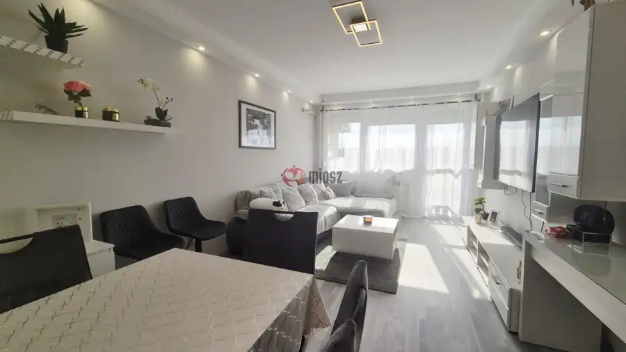 eladó újszerű panellakás, Százhalombatta