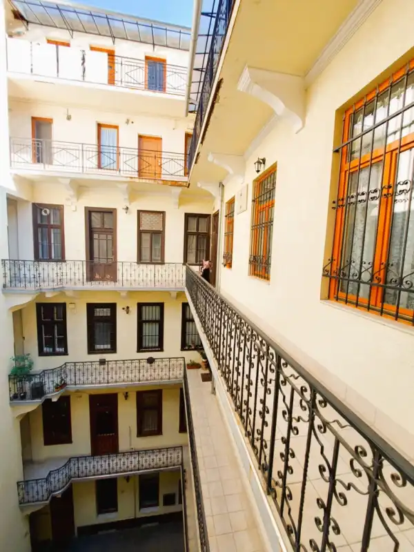 Eladó újszerű téglalakás, Budapest, VI. kerület 2 szoba 40 m² 64.99 M Ft