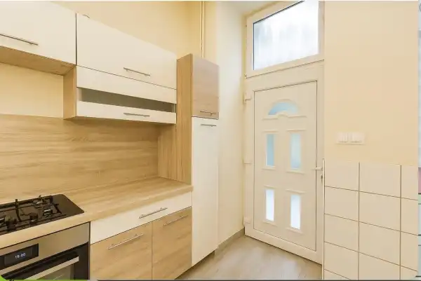 Eladó újszerű téglalakás, Budapest, VI. kerület 2 szoba 50 m² 72.5 M Ft Eladó újszerű téglalakás, Budapest, VI. kerület 2 szoba 50 m² 72.5 M Ft