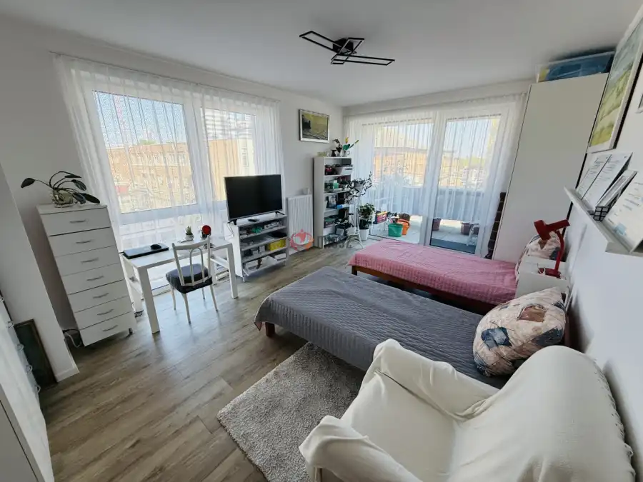 eladó újszerű téglalakás, Budapest, XI. kerület