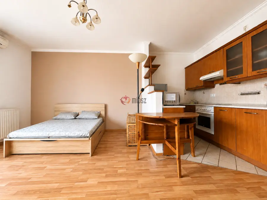 eladó újszerű téglalakás, Budapest, XIII. kerület