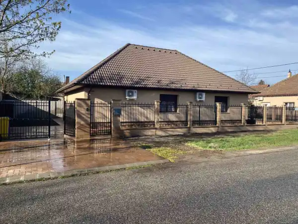 Eladó újszerű téglalakás, Dunaharaszti 4 szoba 115 m² 125 M Ft