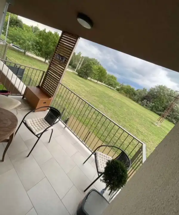 Eladó újszerű téglalakás, Komárom 3 szoba 60 m² 75 M Ft