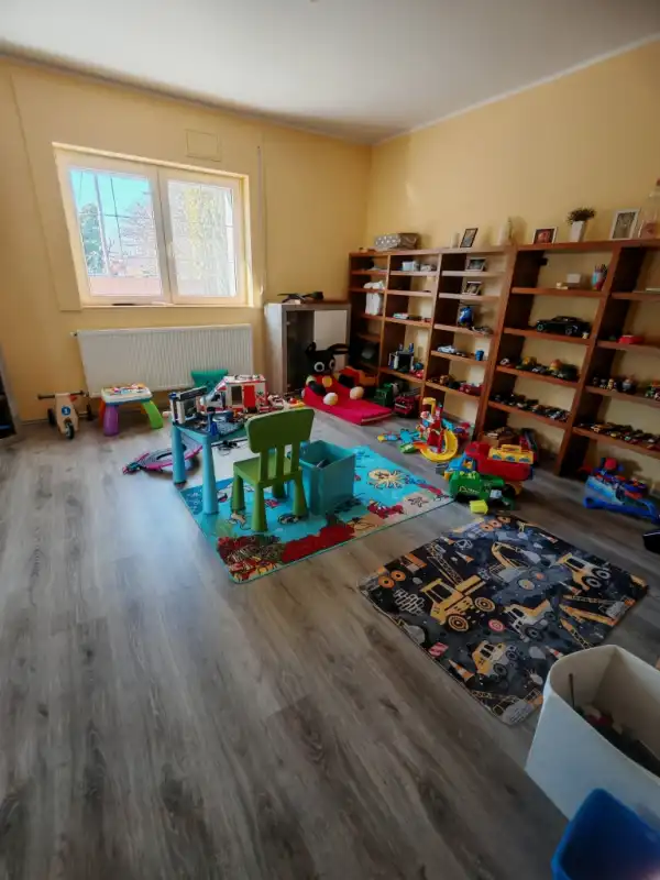 Eladó újszerű üzlet, Csömör 7+1 szoba 245 m² 184.9 M Ft