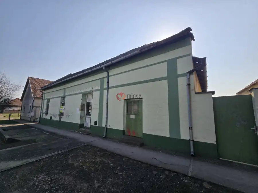 eladó üzlet, Kunbaja