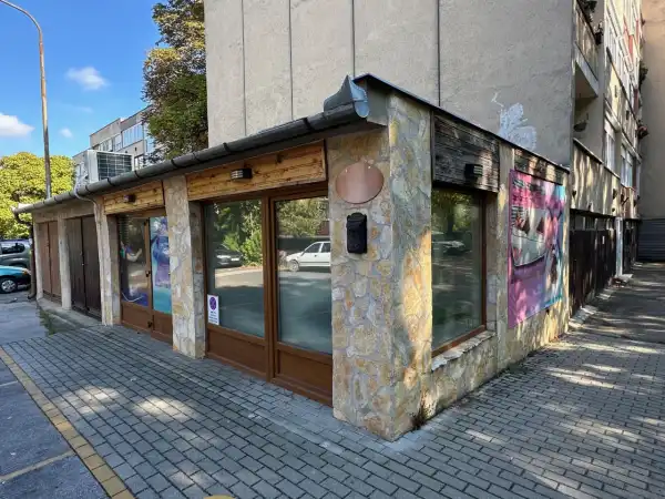 Eladó üzlet, Vác 35 m² 23.5 M Ft