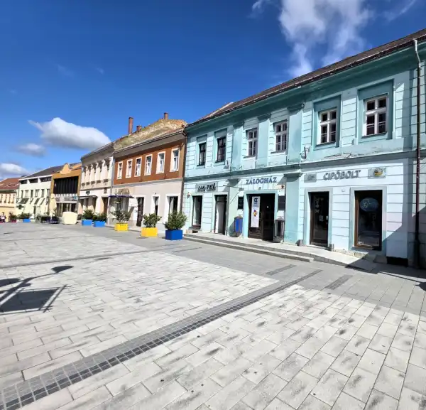 Eladó üzlet, Veszprém 46 m² 48 M Ft