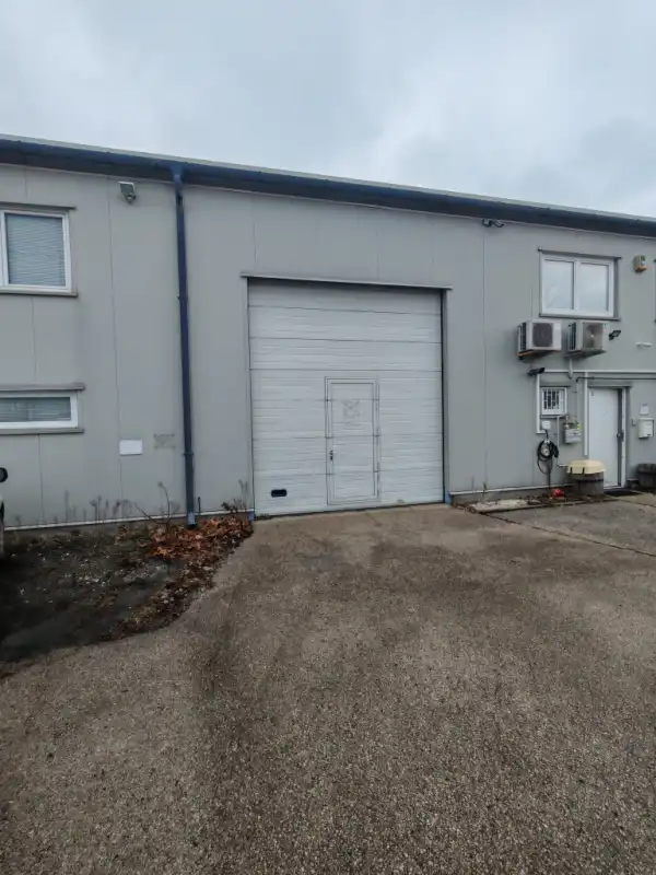 Kiadó raktár, Nagytarcsa 92 m² 250 E Ft/hó