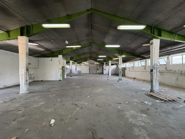 Kiadó raktár, Vác 513 m² 385 E Ft/hó