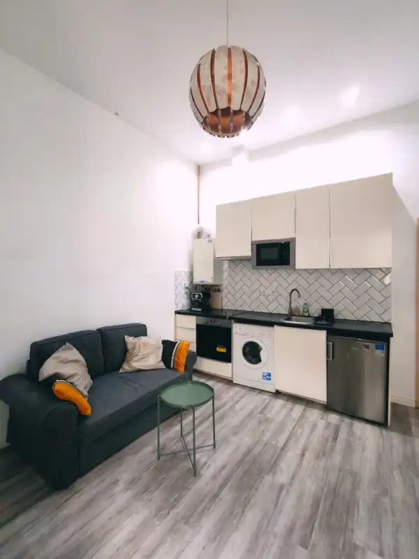 Kiadó téglalakás, Budapest, V. kerület 1+1 szoba 27 m² 250 E Ft/hó