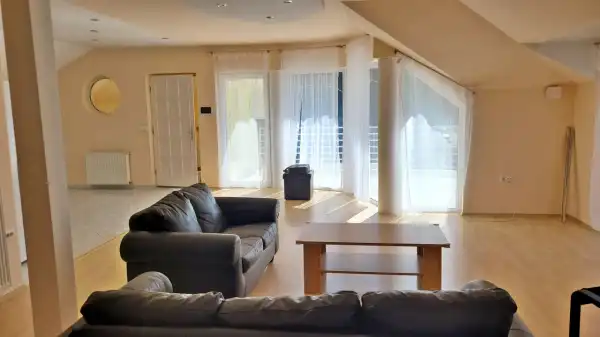 Kiadó újszerű téglalakás, Dunakeszi 2+2 szoba 120 m² 450 E Ft/hó Kiadó újszerű téglalakás, Dunakeszi 2+2 szoba 120 m² 450 E Ft/hó