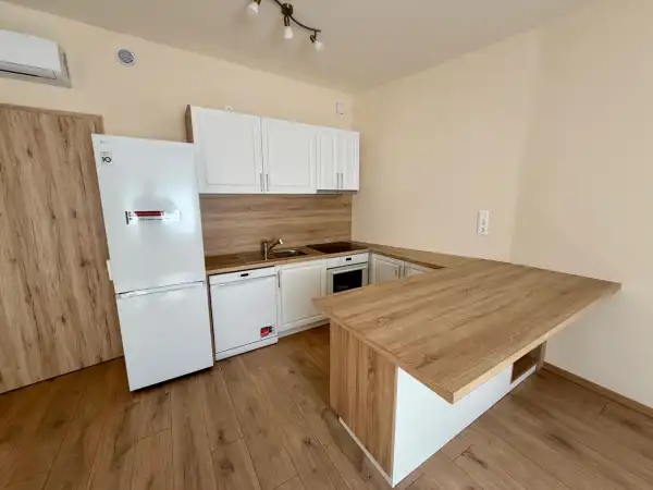 Kiadó újszerű téglalakás, Vác 2 szoba 45 m² 220 E Ft/hó