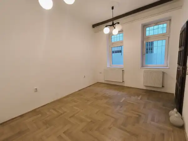 Kiadó üzlet, Budapest, IX. kerület 53 m² 210 E Ft/hó