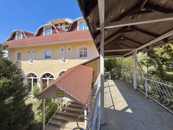 Kiadó üzlet, Budapest, XVI. kerület 190 m² 800 E Ft/hó